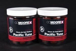 17055 5568 CC Moore Pacific Tuna – Neutralne boilie 18mm 35ks 300x200 - CC Moore Pacific Tuna – Neutrálne boilie 18mm 35ks